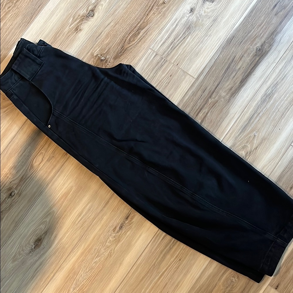 Women’s Barrel Black Jeans